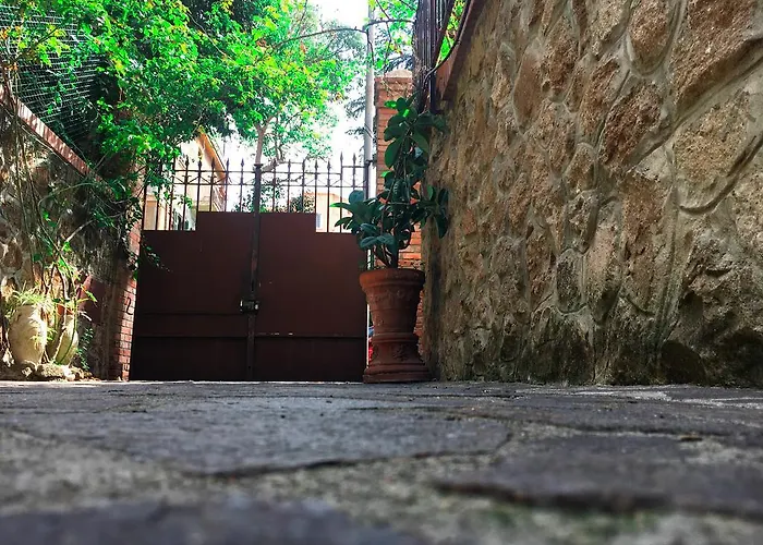 לינה וארוחת בוקר Citta Giardino 4*